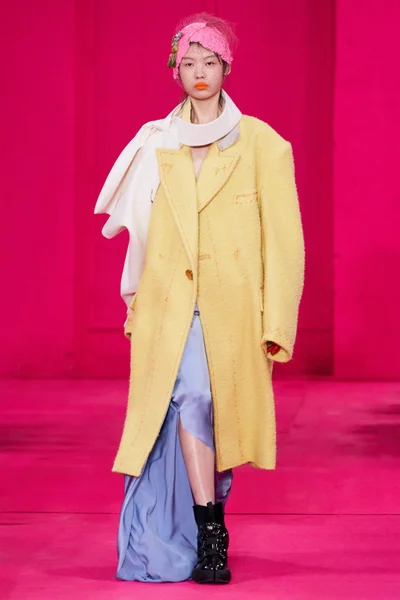 Look 4
